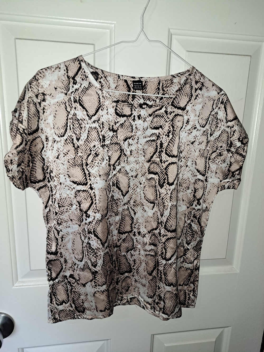 SHEIN Beige & Black Snake Print Short Sleeve Blouse